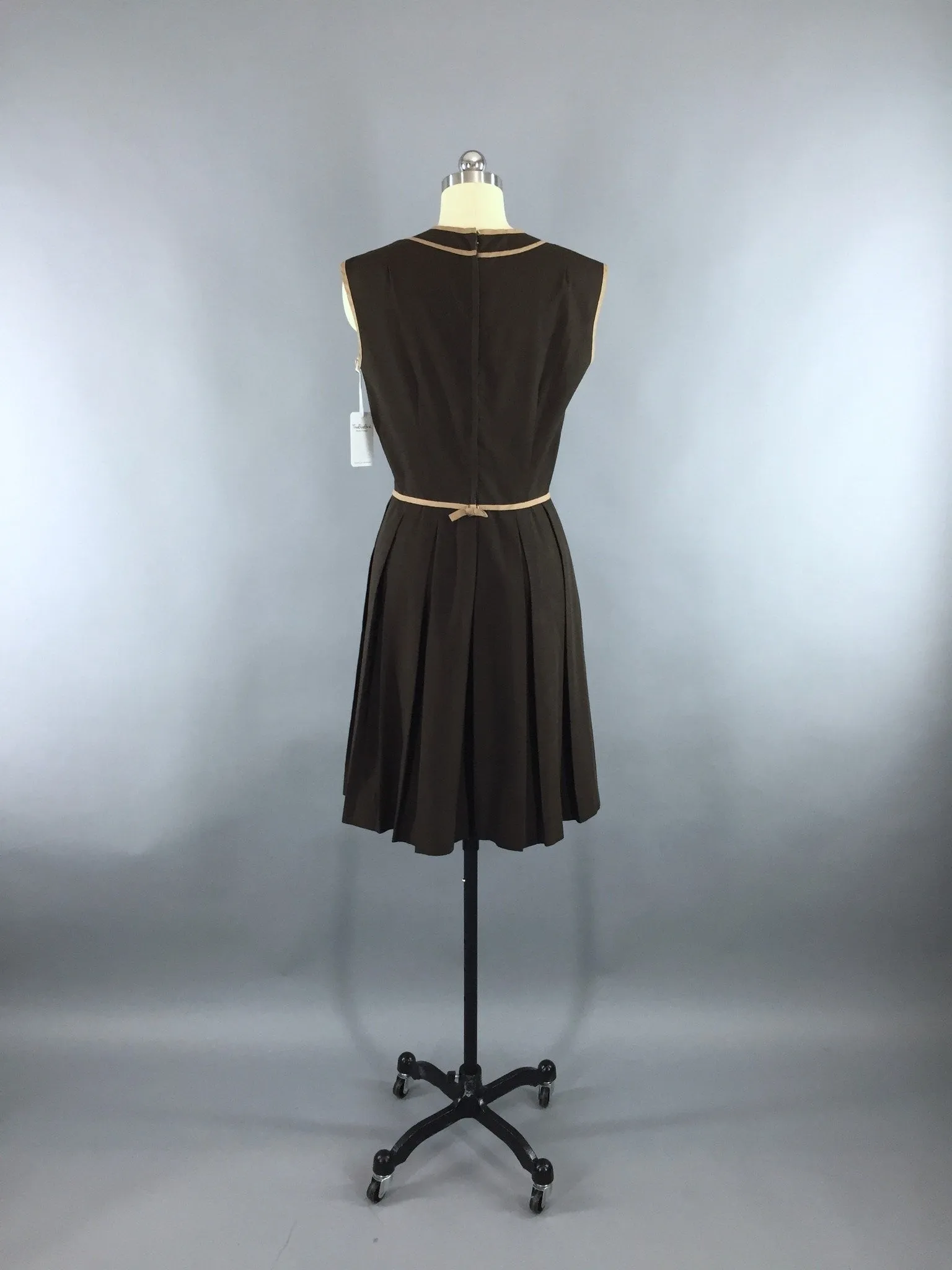 1950s Vintage Day Dress / Brown Cotton Sundress