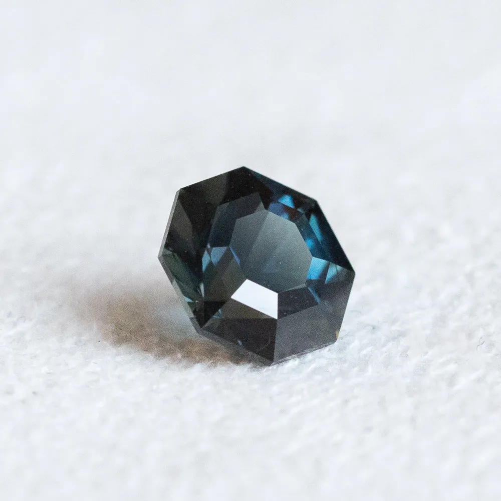 3.28CT OCTAGON MADAGASCAR SAPPHIRE, DEEP BLUE WITH TEAL FLASHES, 8.57X8.43X6.19MM