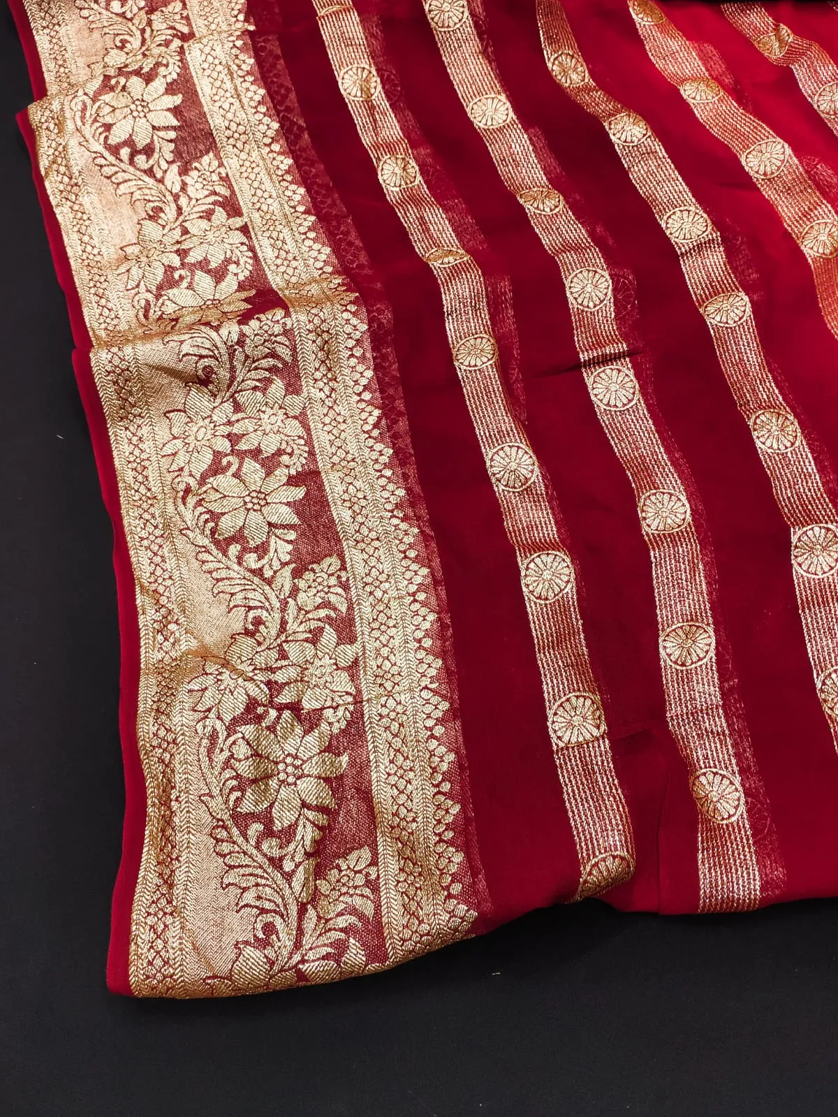 Attractive Red Color Pure Georgette Viscose Saree With Heavy Weaving Border And 3d Shade