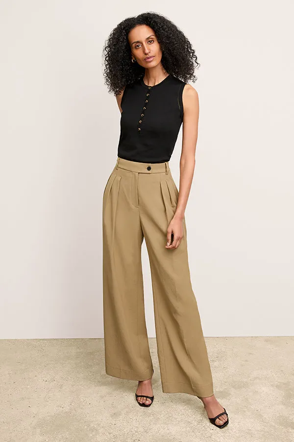 Bia Pleated Trouser - Air Twill :: Macaroon