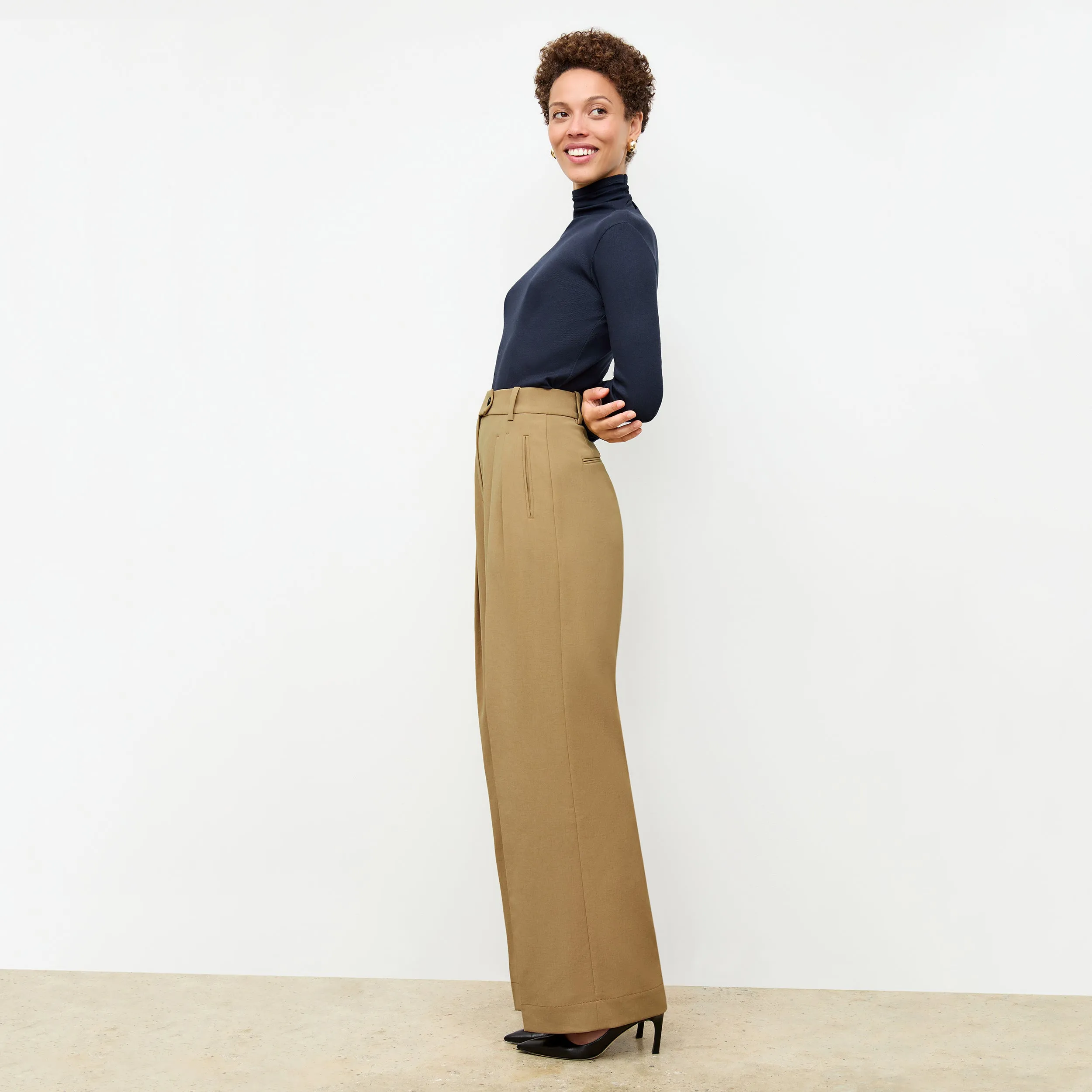 Bia Pleated Trouser - Air Twill :: Macaroon