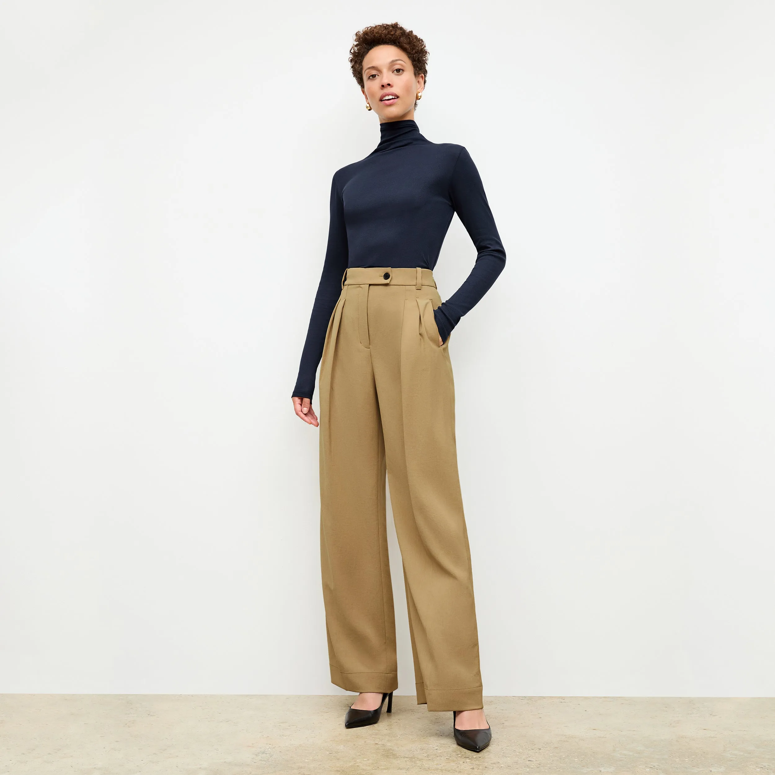 Bia Pleated Trouser - Air Twill :: Macaroon