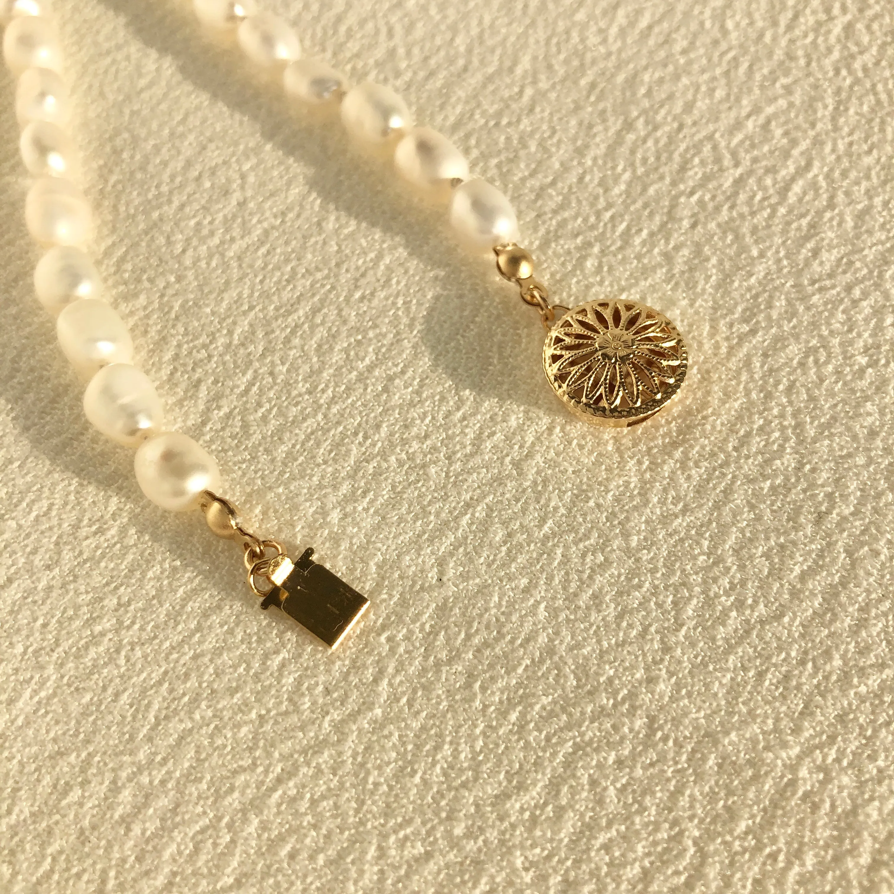 Pearl Necklace with Filigree Clasp