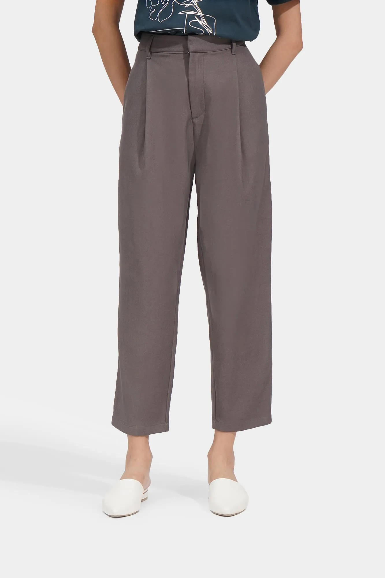 Pleated Tapered Trousers