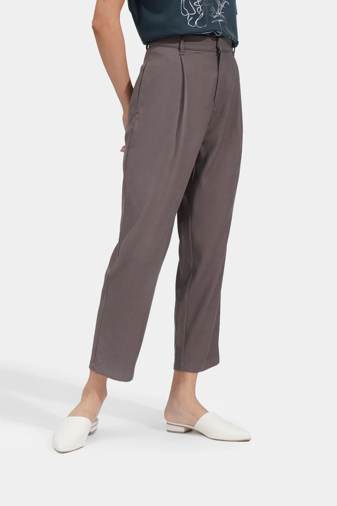 Pleated Tapered Trousers