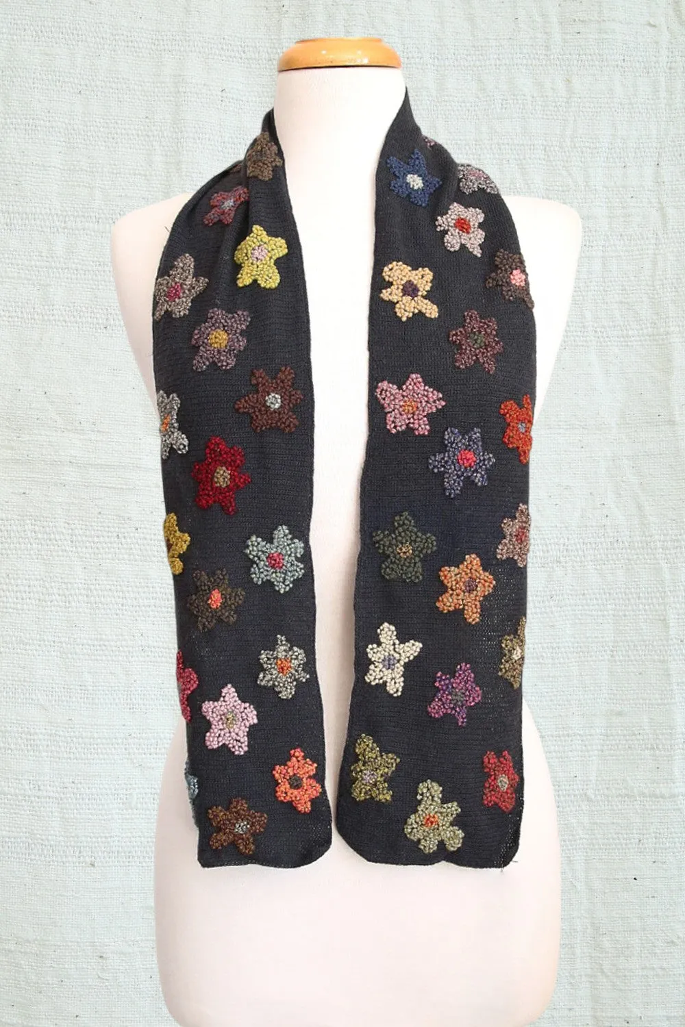 SOPHIE DIGARD MINUIT FLEUR CROCHET WOOL SCARF